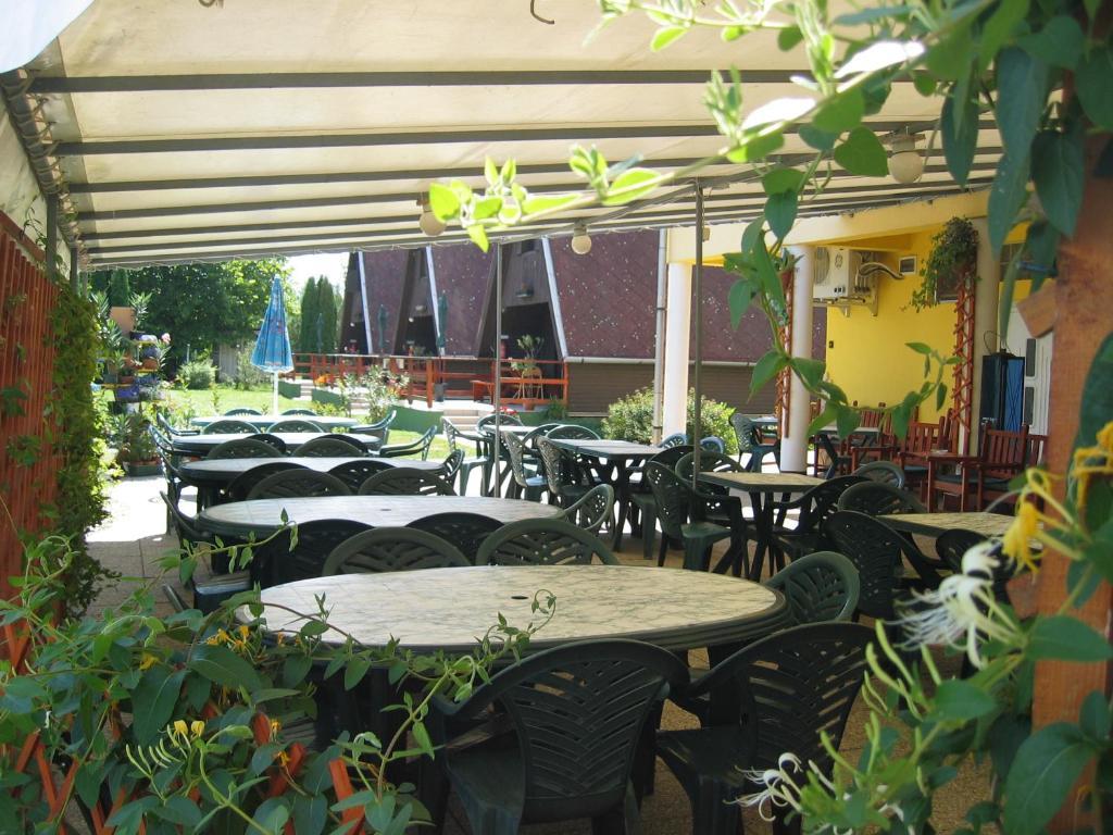 Abadszaloki Vitorlas Vendeghaz Hotel Exterior foto