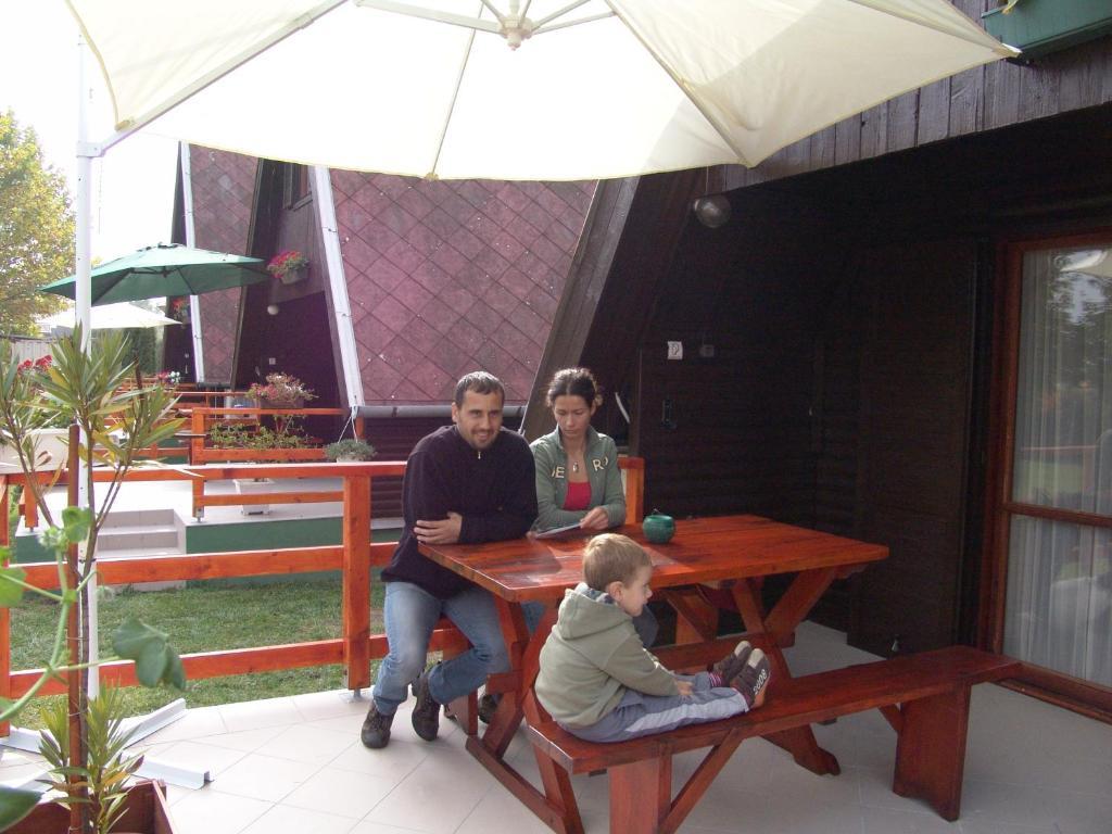 Abadszaloki Vitorlas Vendeghaz Hotel Exterior foto